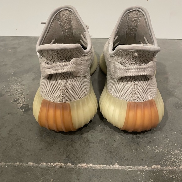 Yeezy 350 Sesame - Picture 2 of 16